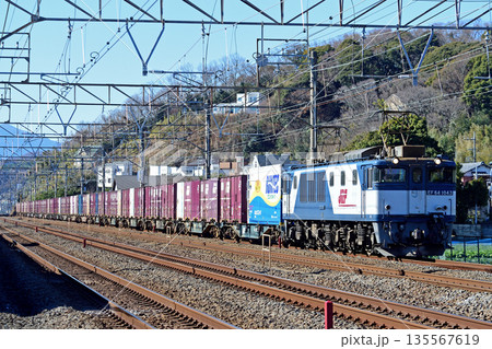 東海道本線　二宮－大磯　JR貨物　EF64-1043（愛知） 135567619