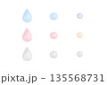 水彩風のしずくアイコン素材　淡色ドロップのシンプルイラスト 135568731