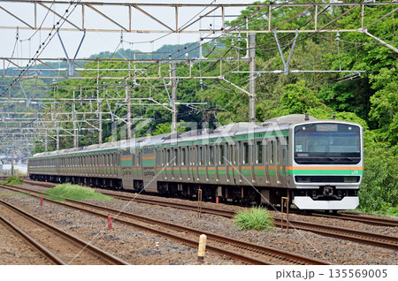 東海道本線　二宮－国府津　JR東日本　E231系1000番台　K-28編成（国府津） 135569005