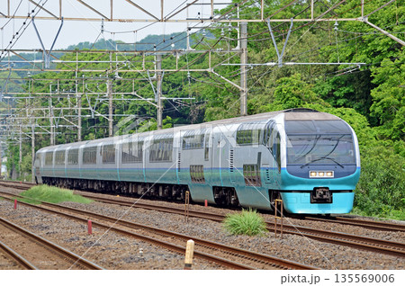 東海道本線　二宮－国府津　JR東日本　251系　RE-4編成（大宮）　スーパービュー踊り子 135569006
