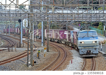東海道本線　東戸塚－保土ケ谷　JR貨物　EF66-109（吹田） 135569018