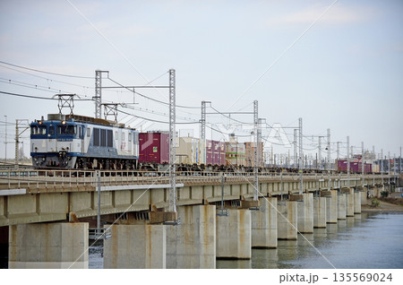 東海道本線 茅ヶ崎-平塚 JR貨物 EF64-1042(愛知) 旅客線迂回 東海道本線 茅ヶ崎-平塚 JR貨物 EF64-1042(愛知) 旅客線迂回 135569024
