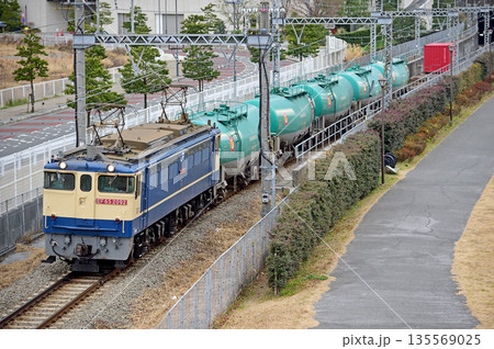東海道本線 桜木町-東高島 JR貨物 EF65-2092(新鶴見) 東海道本線 桜木町-東高島 JR貨物 EF65-2092(新鶴見) 135569025