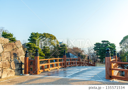 《商用撮影許可取得済》朝の白沢門跡から極楽橋を望む風景 《商用撮影許可取得済》朝の白沢門跡から極楽橋を望む風景 135571534