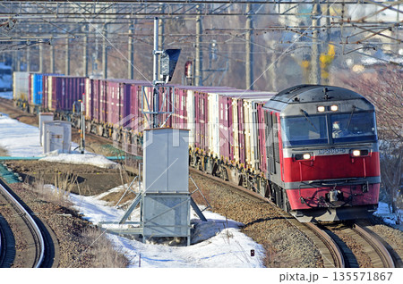 千歳線　北広島－島松　JR貨物　DF200-5（五稜郭） 135571867