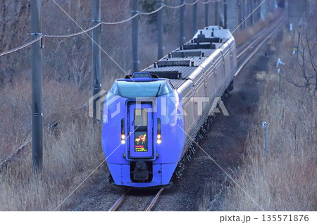 石勝線　南千歳－追分　JR北海道　キハ283系　スーパーおおぞら 135571876