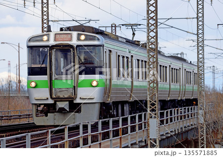 函館本線 豊幌ー江別 JR北海道 721系 F-3編成(札幌) 函館本線 豊幌ー江別 JR北海道 721系 F-3編成(札幌) 135571885
