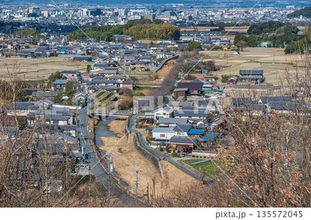 甘樫丘展望台からの景観　飛鳥歴史公園甘樫丘地区　奈良県明日香村 135572045