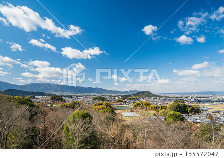 甘樫丘展望台からの景観 飛鳥歴史公園甘樫丘地区 奈良県明日香村 甘樫丘展望台からの景観 飛鳥歴史公園甘樫丘地区 奈良県明日香村 135572047