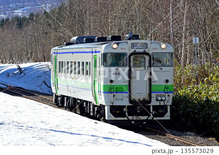 札沼線　豊ヶ岡　JR北海道　キハ40-402（苗穂） 135573029