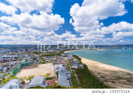 《佐賀県》唐津城から眺める眺望 《佐賀県》唐津城から眺める眺望 135573124