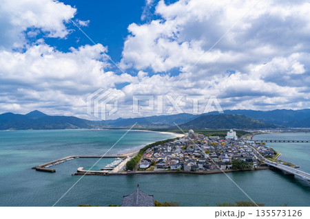 《佐賀県》唐津城から眺める眺望 《佐賀県》唐津城から眺める眺望 135573126