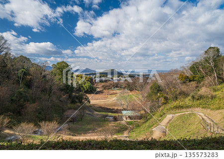 甘樫丘 飛鳥歴史公園甘樫丘地区 奈良県明日香村 甘樫丘 飛鳥歴史公園甘樫丘地区 奈良県明日香村 135573283