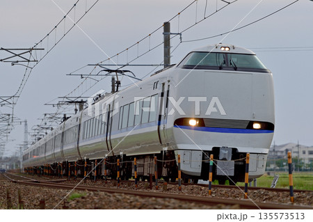 北陸本線　美川－加賀笠間　JR西日本　683系　T45編成（金沢）　サンダーバード 135573513