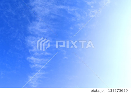 爽やかな青空　フリースペースイメージ（ fix撮影 ） 135573639