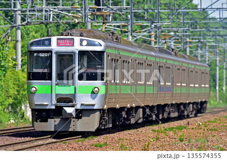 千歳線　西の里（信）　JR北海道　721系　F-5201編成（札幌）　エアポート 135574355