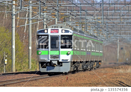 千歳線 西の里(信) JR北海道 721系 F-3203編成(札幌) エアポート 千歳線 西の里(信) JR北海道 721系 F-3203編成(札幌) エアポート 135574356