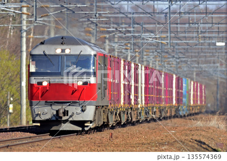 千歳線 西の里(信) JR貨物 DF200-60(五稜郭) 千歳線 西の里(信) JR貨物 DF200-60(五稜郭) 135574369
