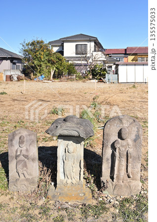 越谷散歩:路傍の道祖神 越谷市大字三野宮 越谷散歩:路傍の道祖神 越谷市大字三野宮 135575033
