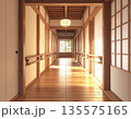 手すりのある明るい和風の廊下：バリアフリー住宅や介護施設LP・プレゼン資料に最適なリフォーム背景 135575165
