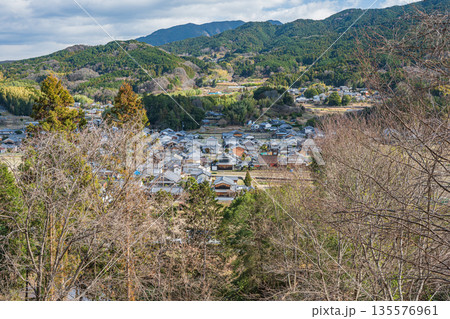 甘樫丘展望台からの景観　飛鳥歴史公園甘樫丘地区　奈良県明日香村 135576961