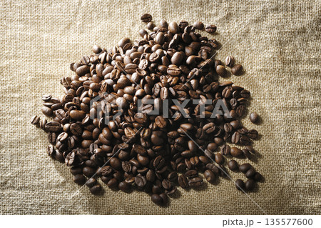 コーヒー豆のイメージ 135577600