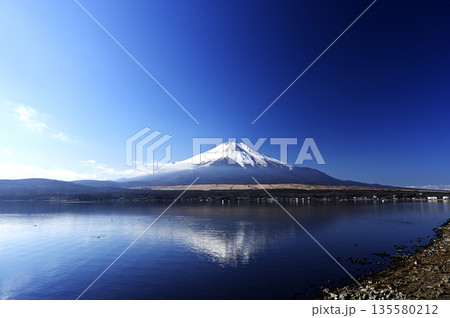 12月、山中湖岸の風景 (撮影地：山中湖岸) 135580212