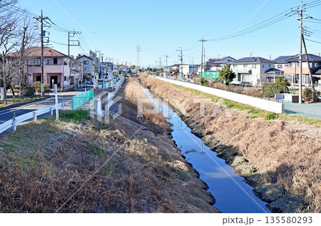 越谷散歩:新方川 ( 千間堀 ) 越谷市大字三野宮 越谷散歩:新方川 ( 千間堀 ) 越谷市大字三野宮 135580293