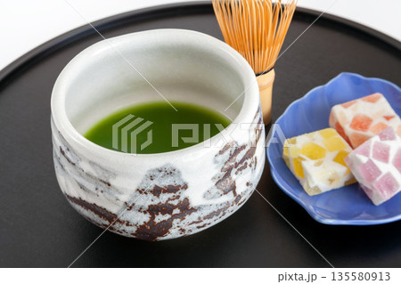 泡雪羹でお抹茶をいただく 泡雪羹でお抹茶をいただく 135580913