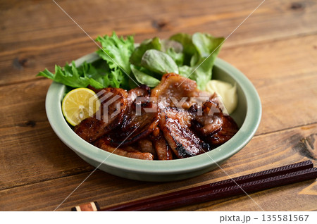 豚肉の味噌漬け焼き 135581567