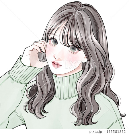 ハートポーズをしている女性 135581852