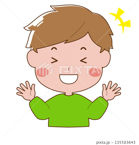 大笑いしている男の子 135583643