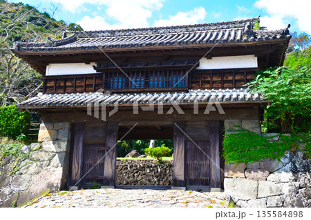 佐伯城　三の丸櫓門 135584898