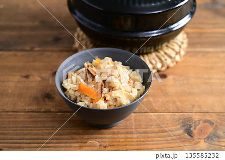 松茸ご飯 松茸ご飯 135585232