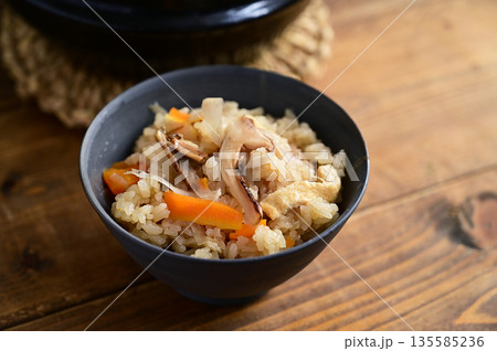 松茸ご飯 135585236