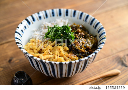 三色しらす丼 135585259
