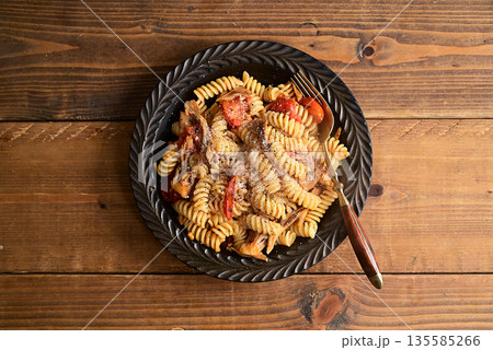 トマトと舞茸のフジッリ 135585266