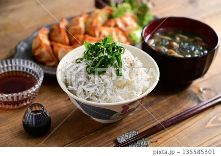 一汁一菜_揚げ餃子 135585301