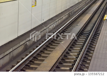 リニアメトロ　大阪メトロ　長堀鶴見緑地線 135587212