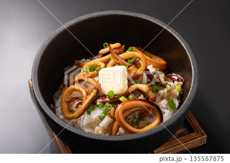 石焼き イカ バター ご飯 石焼き イカ バター ご飯 135587875