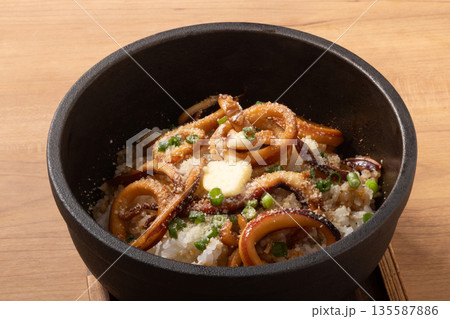 石焼き　イカ　バター　チーズ　ご飯 135587886