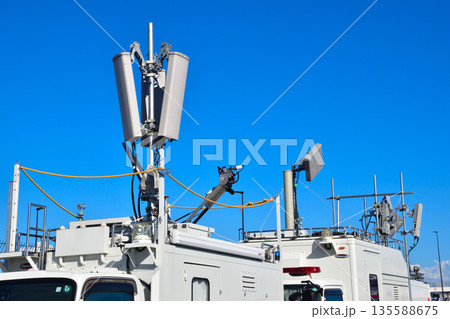 携帯電話移動基地局 135588675