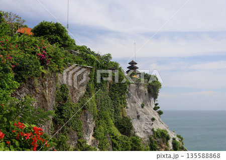 バリ島　ウルワツ寺院 135588868