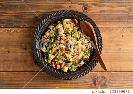 焼豚ニラ炒飯 135589671