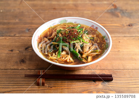 ニラキノコラーメン 135589708