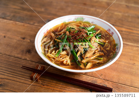 ニラキノコラーメン 135589711