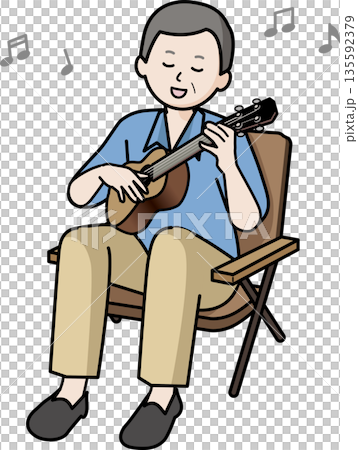 一位老人在彈尤克里裡琴 一位老人在彈尤克里裡琴 135592379