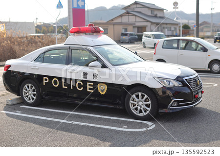 パトカー 135592523