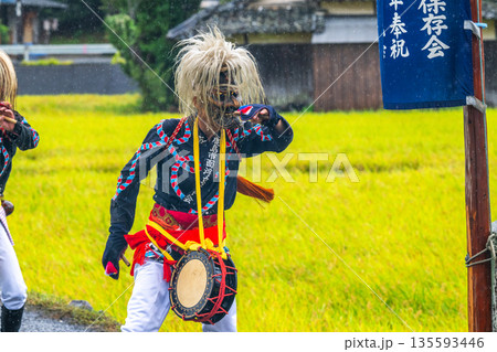 肥前佐賀の秋祭り－母ヶ浦面浮立 135593446