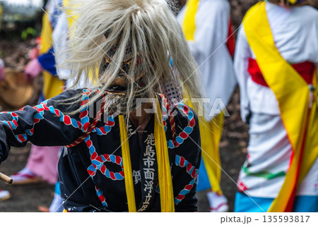 肥前佐賀の秋祭り－母ヶ浦面浮立 135593817